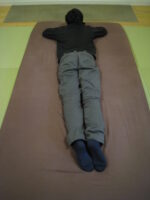 腰痛の原因は骨盤と股関節の歪み