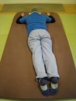 日に日にひどくなり首が回らない