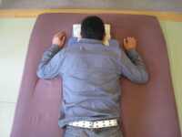 首筋が引っかかる