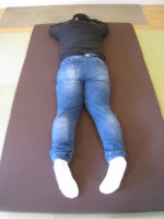 左脇の張り痛み　脇の奥の方の痛み