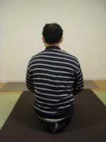 右あごの痛み　口が開けにくい