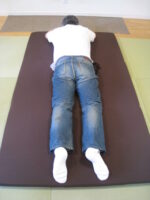 ひざの痛み　両膝固まる原因は