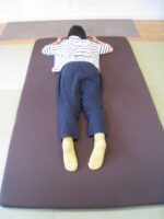 右足首、ふくらはぎ、すね、頭痛