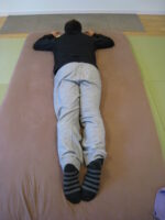 スノーボードで股関節痛める