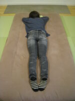 里帰り中、股関節の痛み　骨盤の引締め