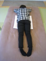 慢性腰痛で腰が反れない