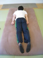 右手のしびれ、頭痛、右股関節の痛み