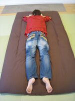 全身疲労　がに股