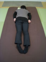 長引く咳から背中、腰へ