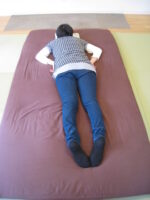 産後の両足のむくみ、腰痛、骨盤矯正