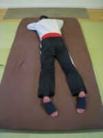 固まって動けない腰痛