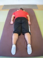 腰痛　背中の痛み　右足重心