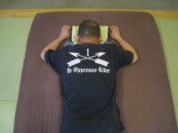 首筋、頭の付け根が激痛