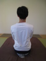 肩の高さ位置が違う