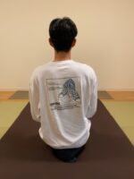 首痛　寝違い　肩の位置が違う