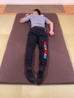 野球後に腰痛　右足しびれる