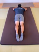 両お尻の凝り張り　腰痛