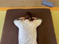 寝違え　首が痛い