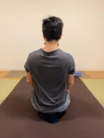 肩甲骨周辺の凝り　張り