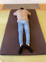 繰り返す腰痛と右お尻の痛み