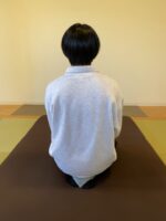 背中の痛み　背中の凝り