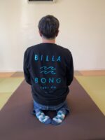 右足坐骨神経痛　足のしびれ